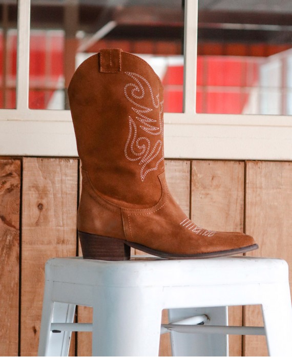 Bryan Jandra brown cowboy boots