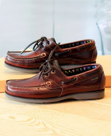 Nautical shoes for men