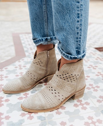 Women's comfortable ankle boot