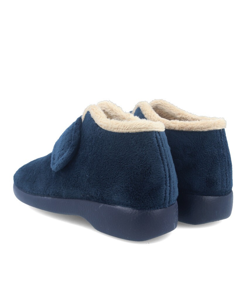 Comfortable house slippers Garzón 3895.247