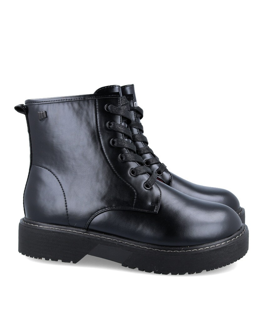 Mustang 48088 black boots