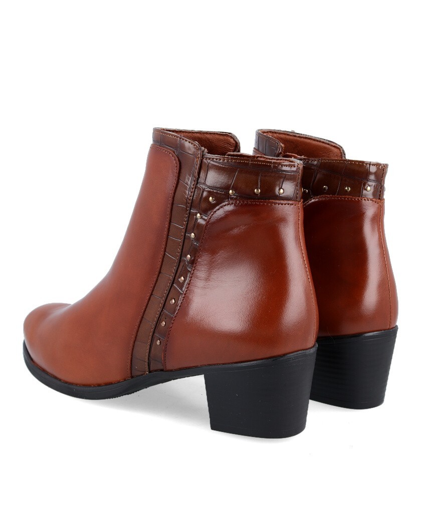 Desireé Neus 15 ankle boot with heel