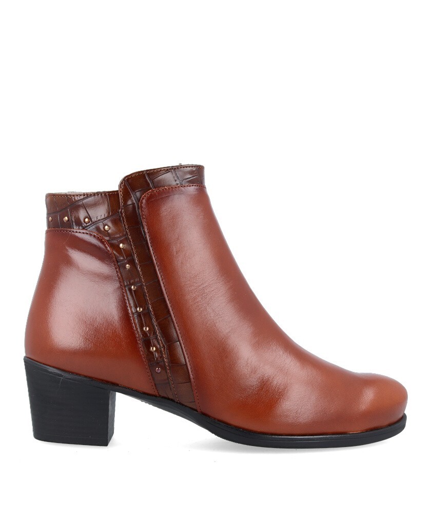Desireé Neus 15 ankle boot with heel