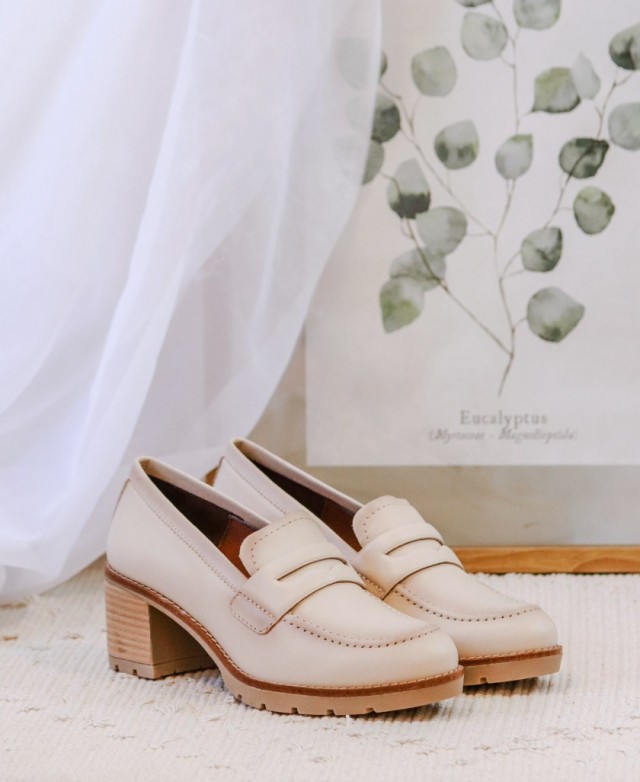 Mocasín beige de piel Mocasín beige de piel