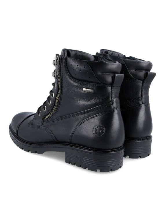 Comfortable black military boots