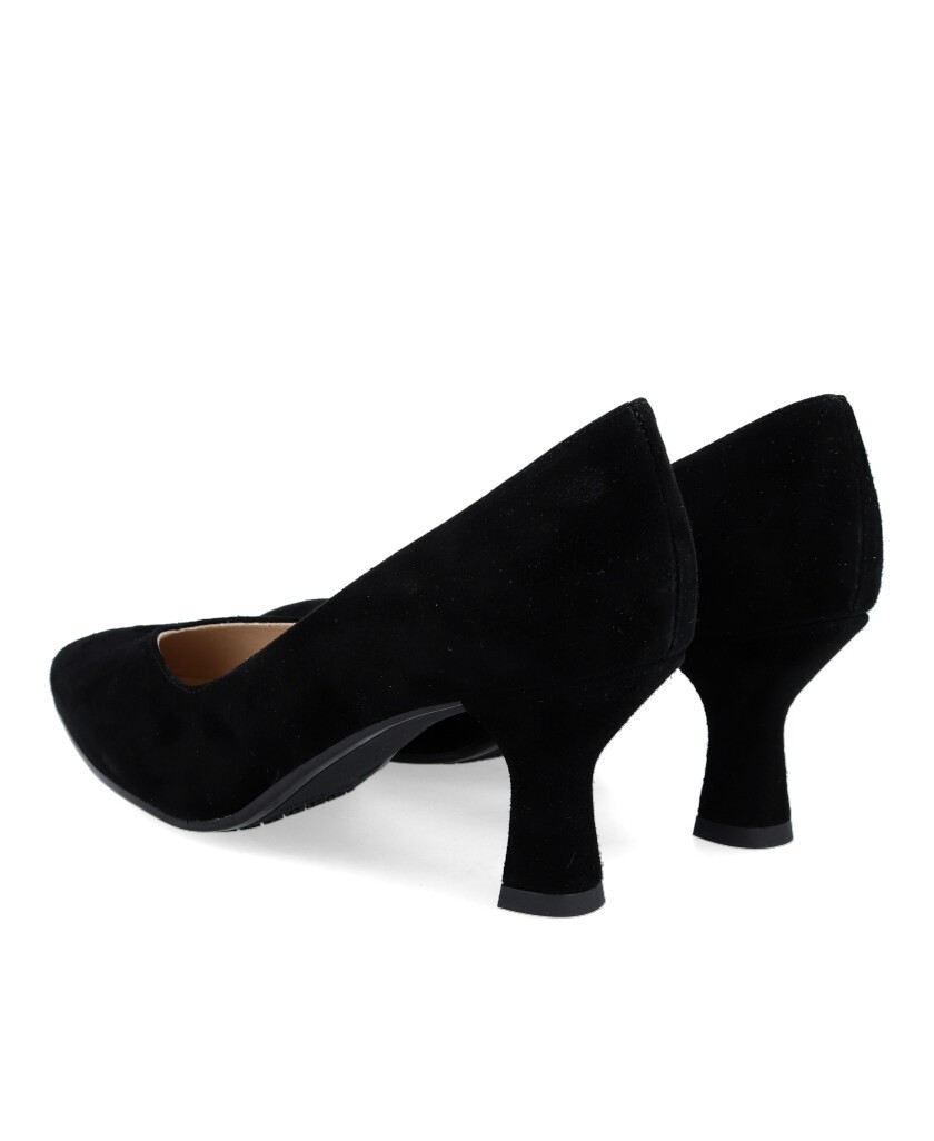 Kissia 742 black suede court shoe