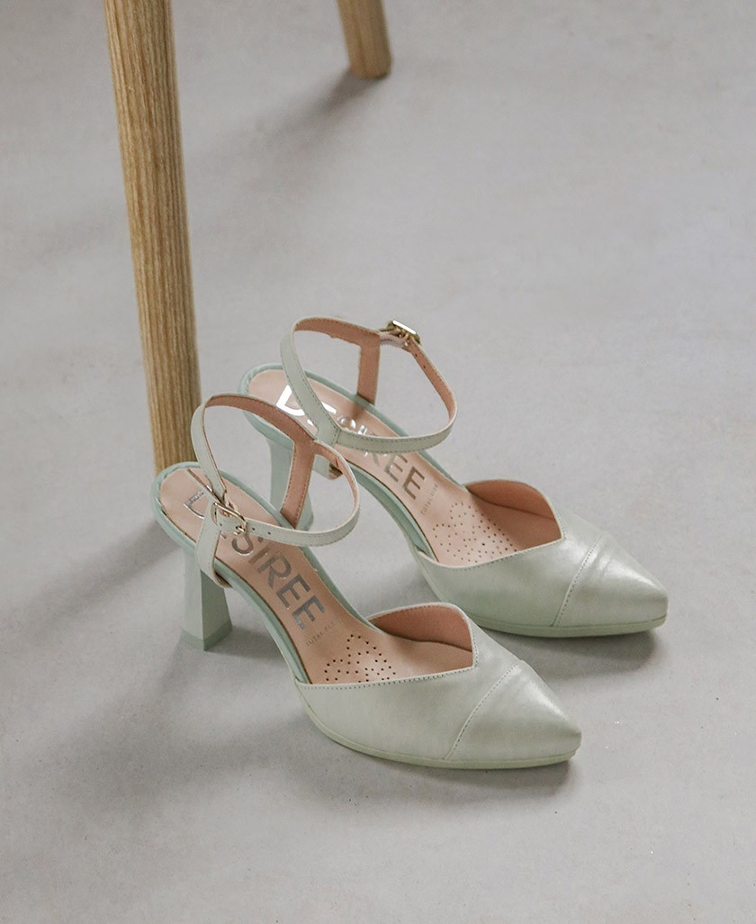 Green heeled shoe
