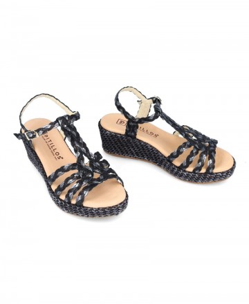 black sandals cross straps