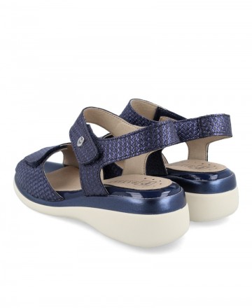 comfortable sandals for women