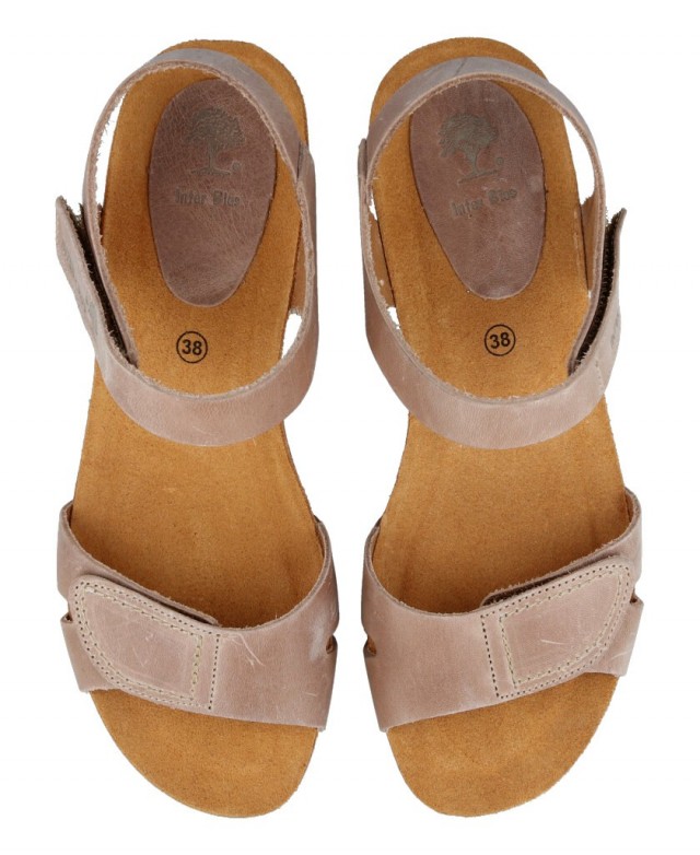Sandalias para mujer en color beige Caracteristicas con cierre de velcro cuna 6 cm zapato de estilo casual suela de goma exteri Sandalias para mujer en color beige Caracteristicas con cierre de velcro cuna 6 cm zapato de estilo casual suela de goma exteri
