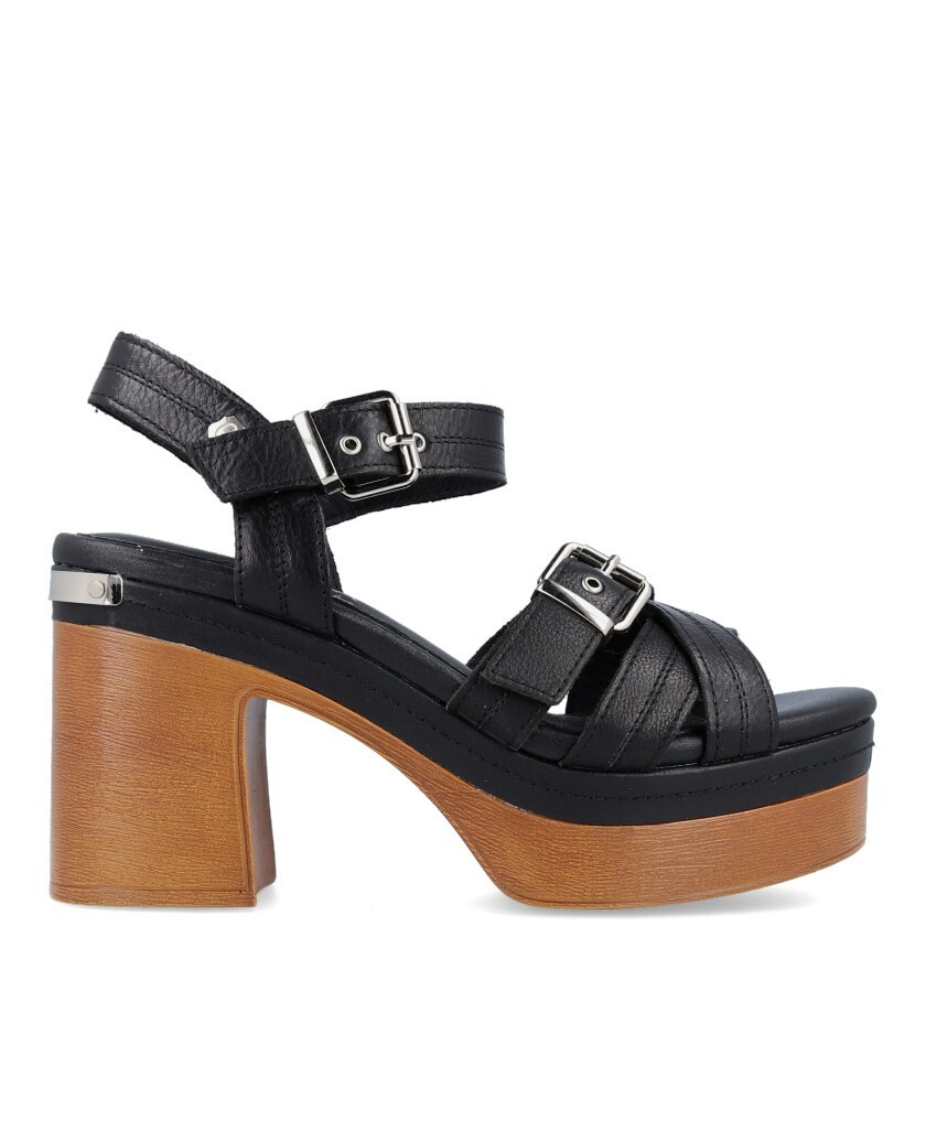 Sandalias negras con tacón ancho Carmela 160718