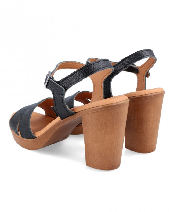 wide heeled sandals