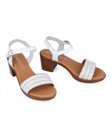 medium heel sandals