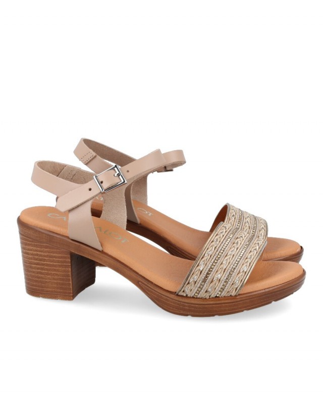 Catchalot 5267 Beige sandal with wide heel