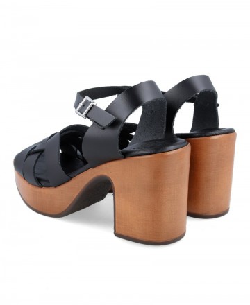 sandalias negras de tacon