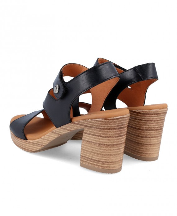 Sandals with chunky heel Paula Urban 17-96