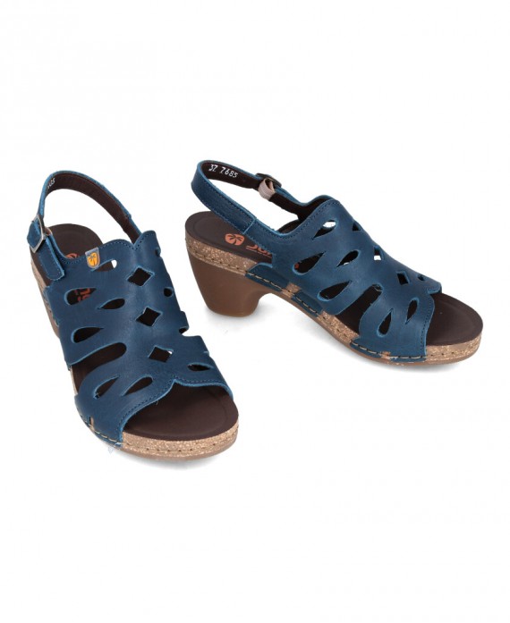 Sandalias para mujer en color azul marino Caracteristicas con cierre de velcro tacon 5 cm zapato de estilo casual suela de goma
