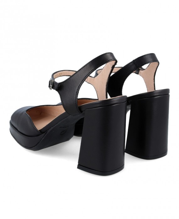 black shoes woman