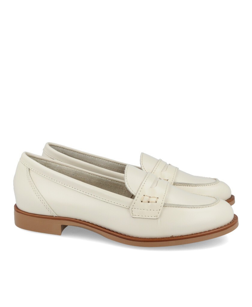 Catchalot 1101 Classic flat moccasin for women