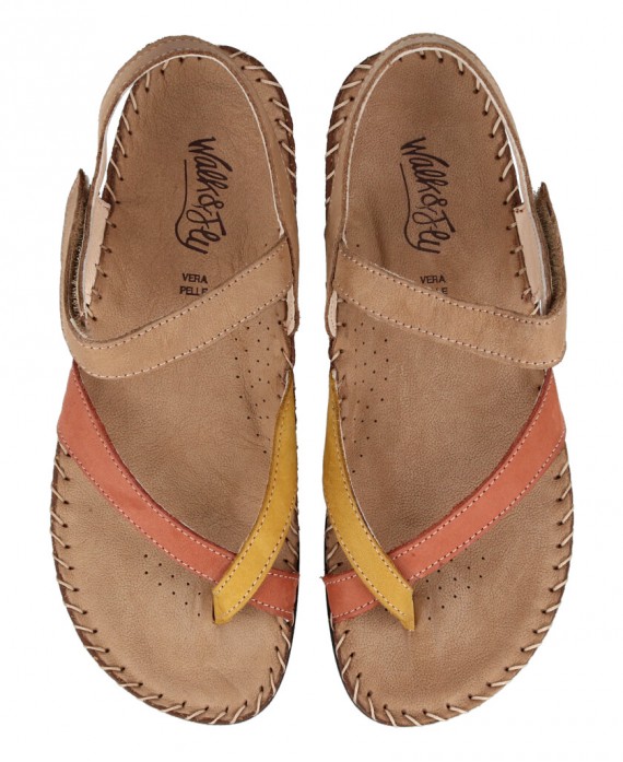 Sandalias para mujer en color taupe Caracteristicas con hebilla cuna 3 cm zapato de estilo casual suela de goma termoplastica e
