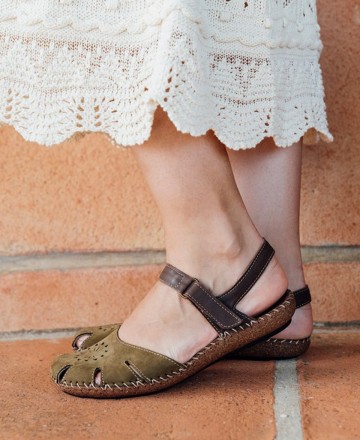 sandalias cerradas mujer