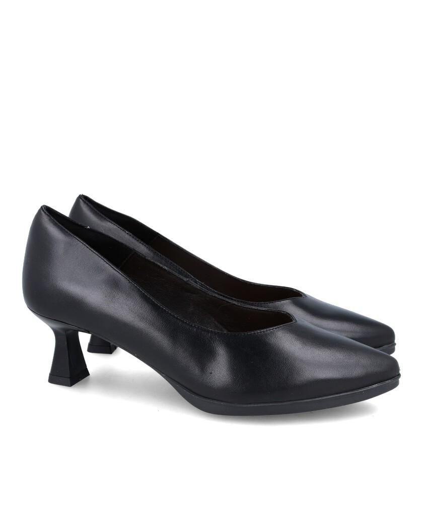 Desireé Maia10 Elegant black heeled shoes
