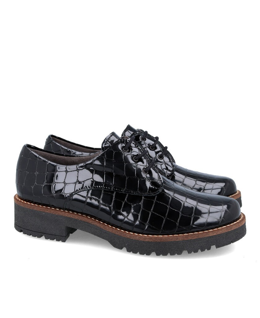Pitillos 5370 Lace-up patent leather shoes