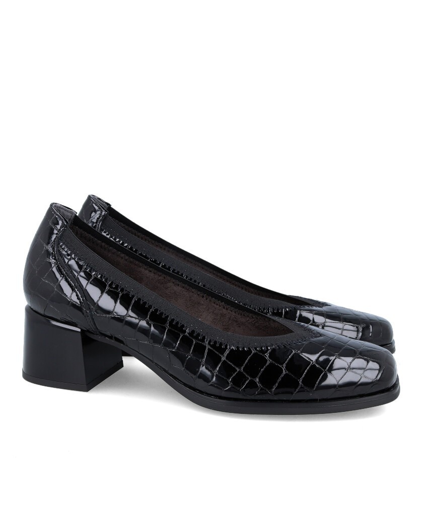 Pitillos 5410 Coco patent leather black pumps