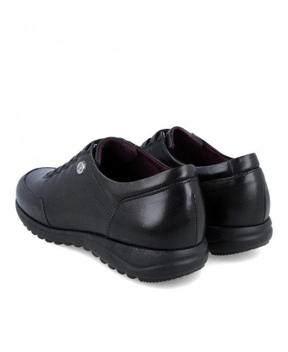 Zapatos de para mujer en color negro Caracteristicas elastico altura de piso 2 cm piso de goma exterior piel e interior planta 