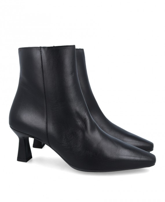 Botines para mujer en color negro Caracteristicas con cremallera tacon 6 cm zapato de estilo casual suela de goma termoplastica