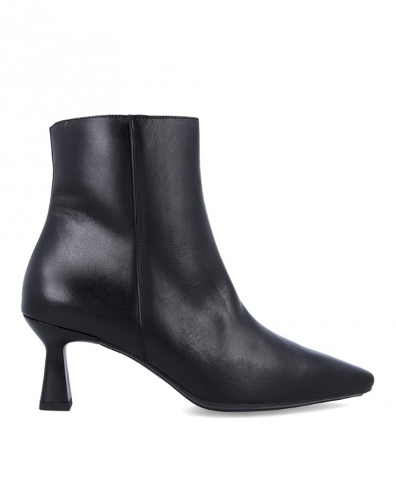 women's black heeled ankle boots