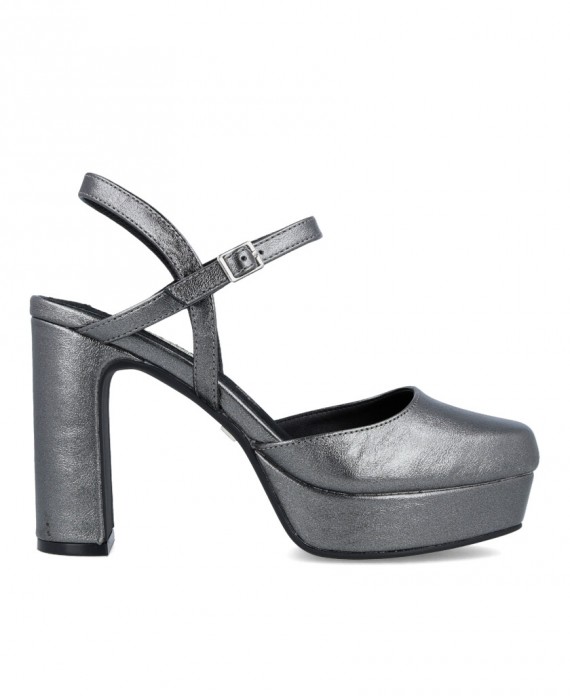 silver heeled shoes
