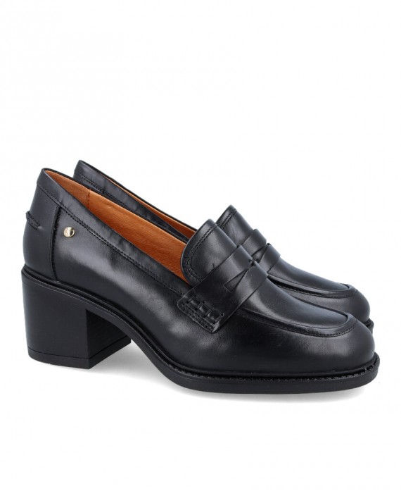 Pikolinos Huesca W8X-3850 Classic heeled loafer