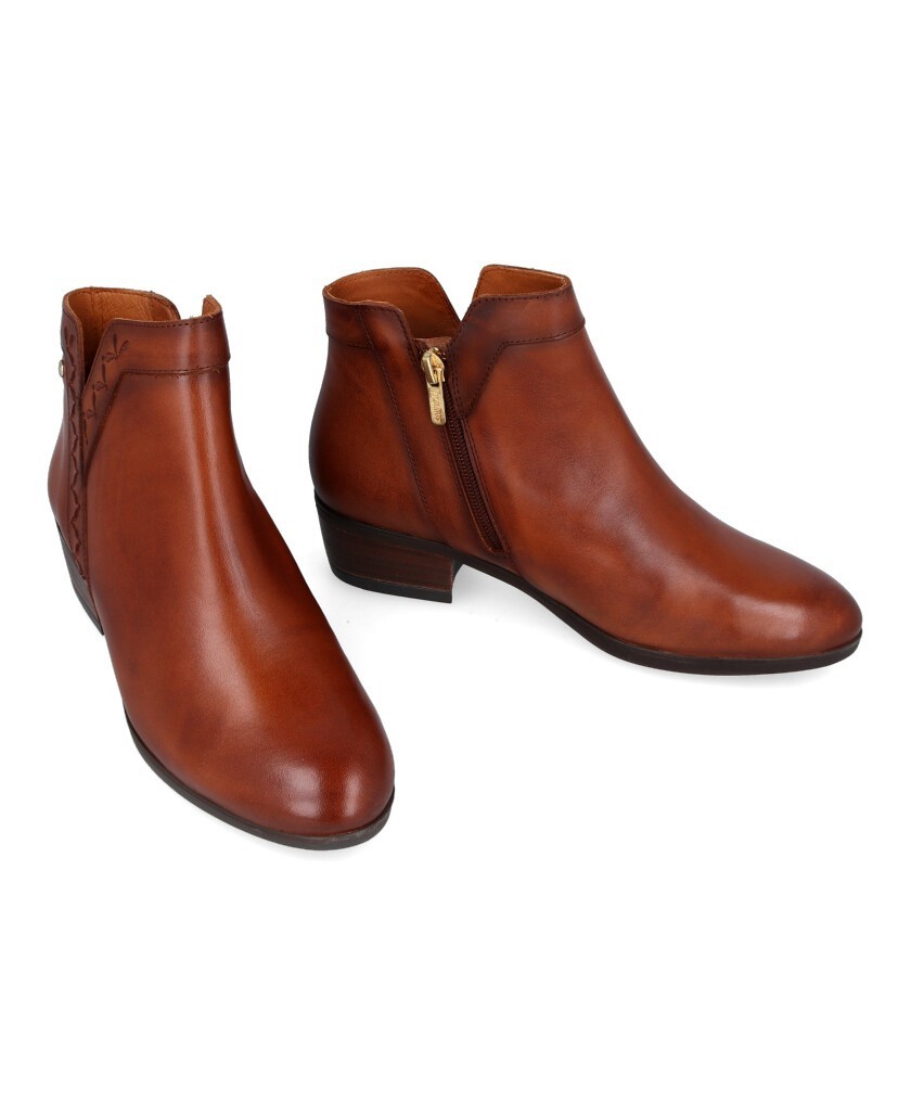 Pikolinos Daroca W1U-8533 Low-heeled brown bootie for women