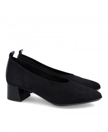 Barminton 5541 Low-heeled black court shoes