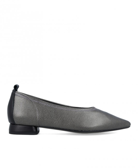 elegant low heel shoes