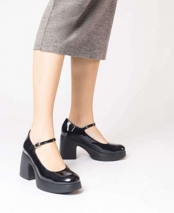 thick heeled Mary Janes