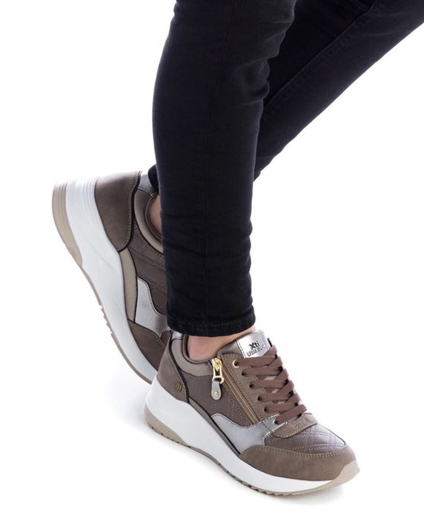 Xti 140428 Comfortable wedge sneakers for women in taupe