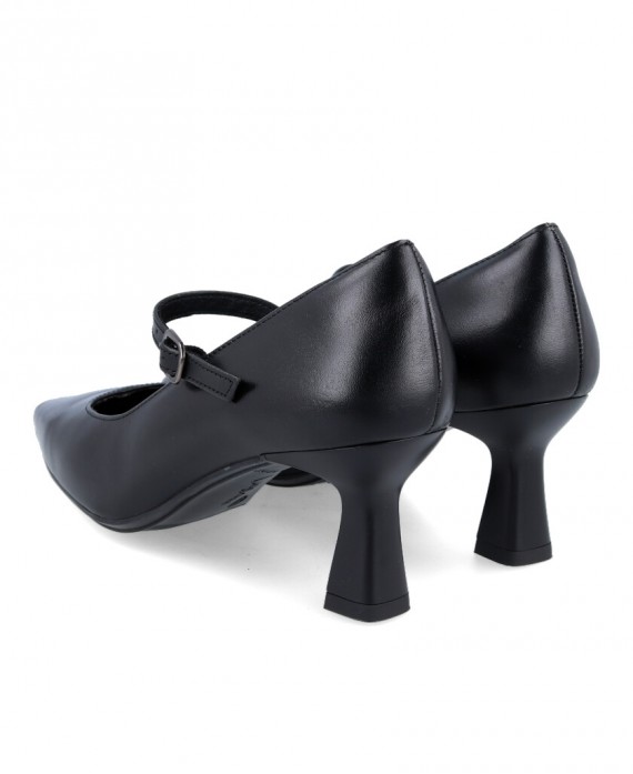 women's heeled shoes