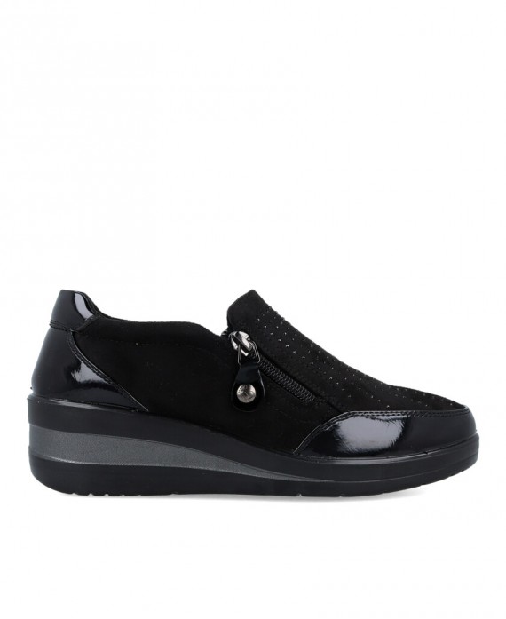 black comfortable shoe