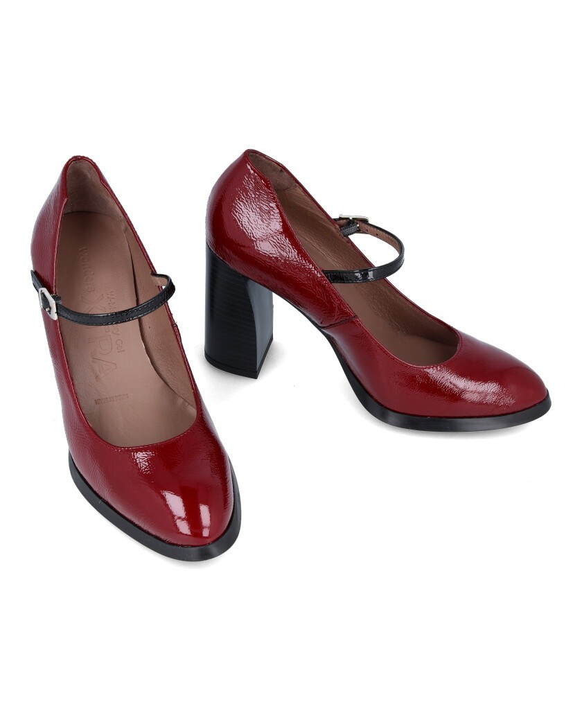 women's patent leather shoes