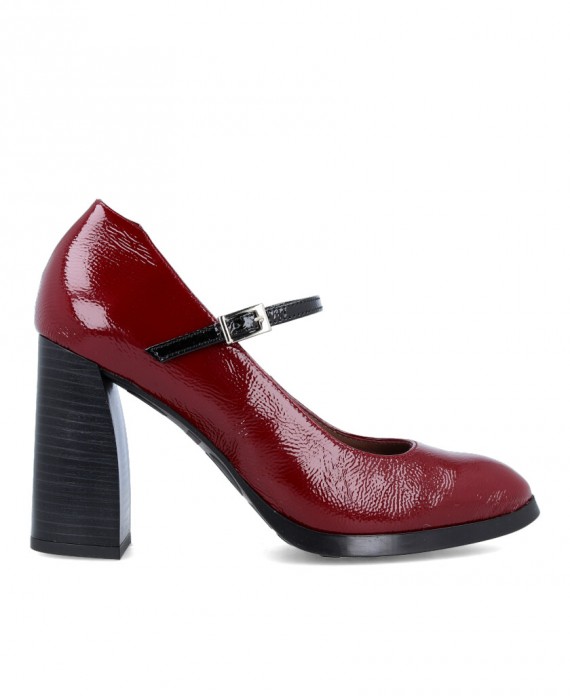 burgundy heeled shoes