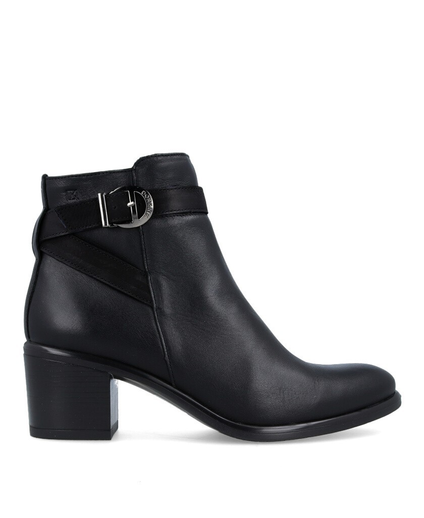 medium heel boot
