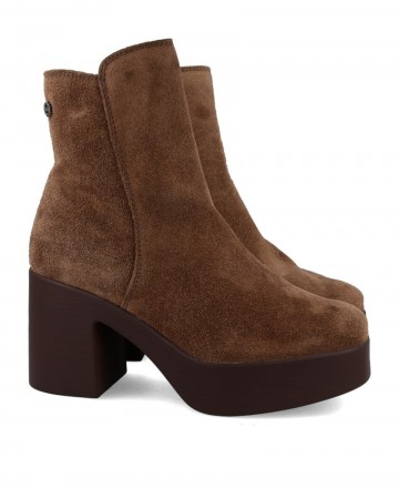 thick heel boot