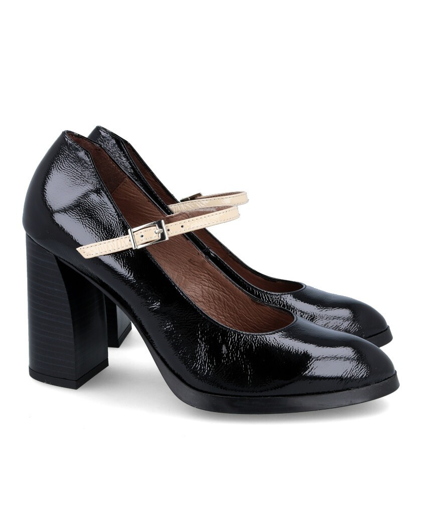 Wonders M-5605 Black patent leather pumps