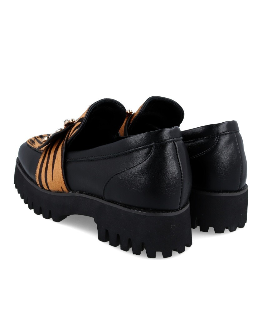h2bMocasines animal print Exe P212 W168T b h2 pstrongMocasines animal print Exe P212 W168T strong para mujer en color negro co