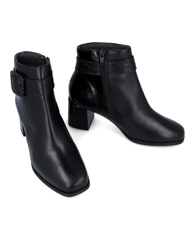 Botin negro tacon online cuadrado