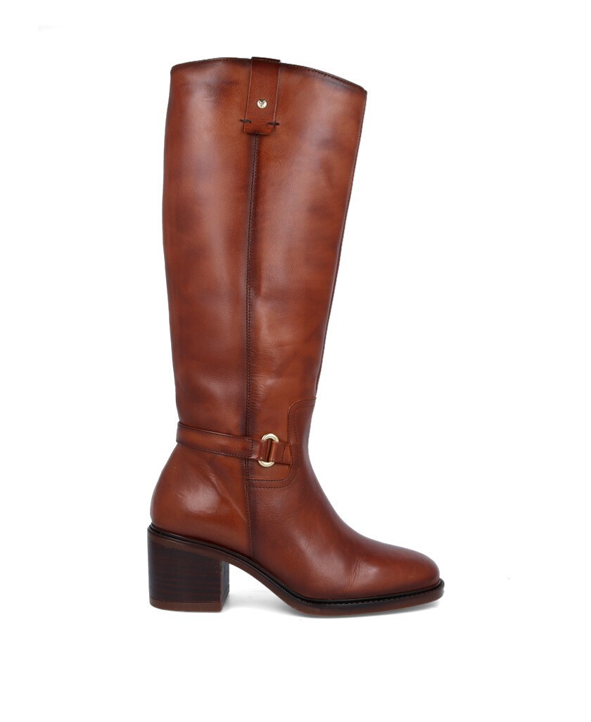 botas altas marrones