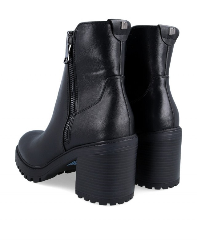 Track sole store ankle boots