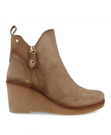 Desireé Marvi-1 Wedge beige suede ankle boots